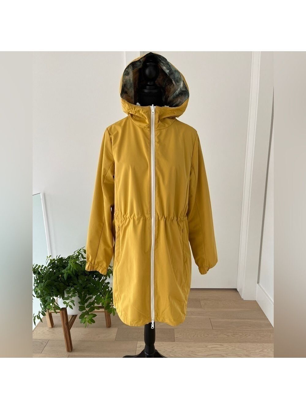 MPG Reversible Jacket Front Zip Side Pockets Drawstring Travel Casual Colourful